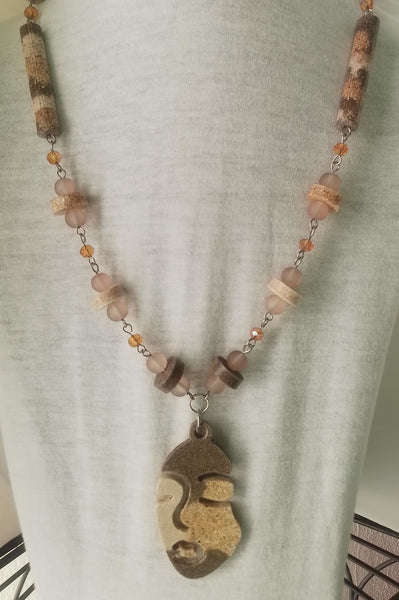 Face Me Sand Necklaces